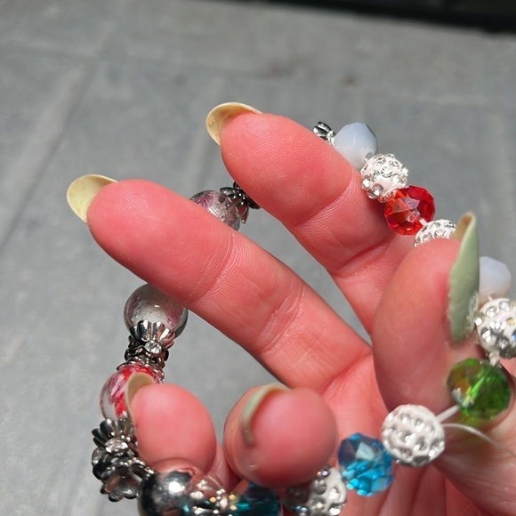 Multicolored and multi design stretch bracelet - Picture 5 of 5